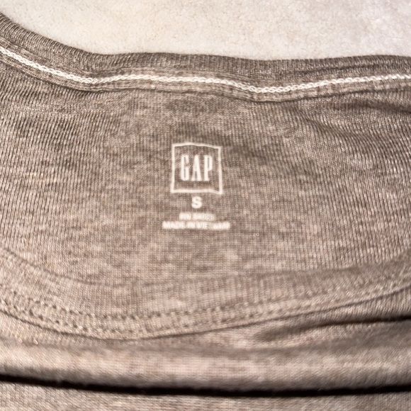 Gap long sleeve tee size small - Picture 3 of 3